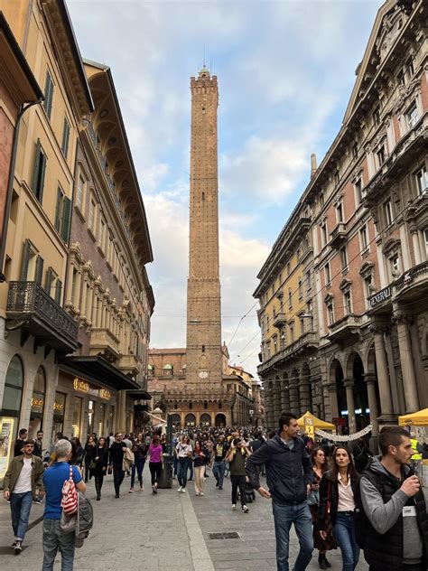 Two Towers Bologna: Le Due Torri | In Search of Sarah