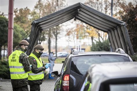 Punkt Wymazowy Drive Thru W Elbl Gu Zmienia Godziny Funkcjonowania