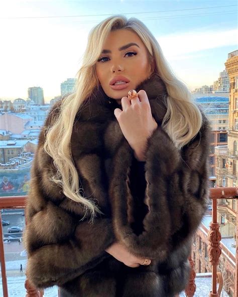 Beautiful Girl Face Beautiful Women Sable Coat Self Styled Pelt