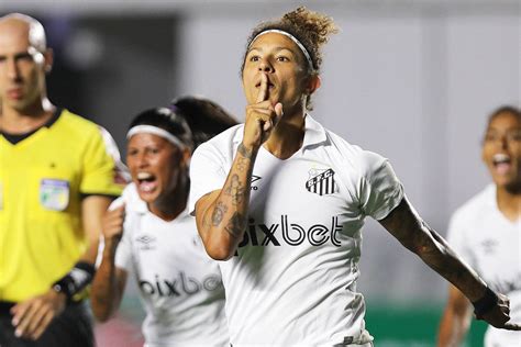 Metade Do Brasileir O Tem Palmeiras L Der E Cristiane Artilheira