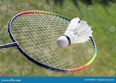 Esporte Com Raquete E Peteca - Petecas Do Badminton Na Raquete Foto de Stock - Imagem de rede, pena ...