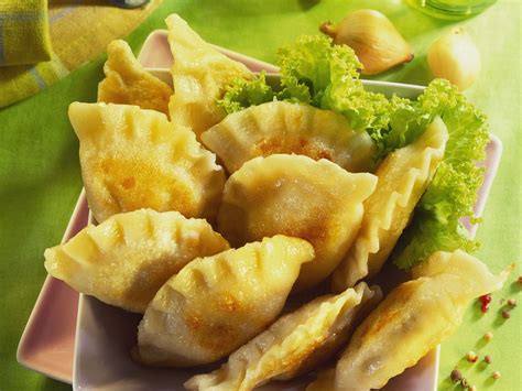 Teigtaschen Mit K Se Kartoffel F Llung Pierogi Rezept Eat Smarter