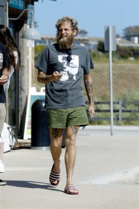 Lost weight and in tattoos! What does the star of Macho and Nerd Jonah ...