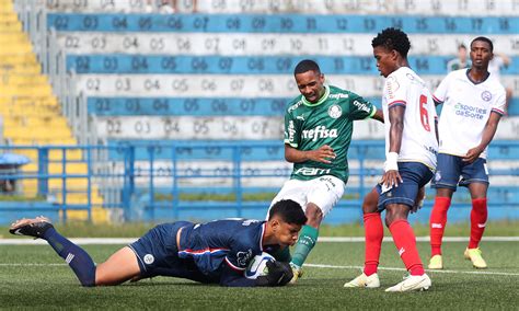 Palmeiras sofre revés para Bahia na estreia do Campeonato Brasileiro