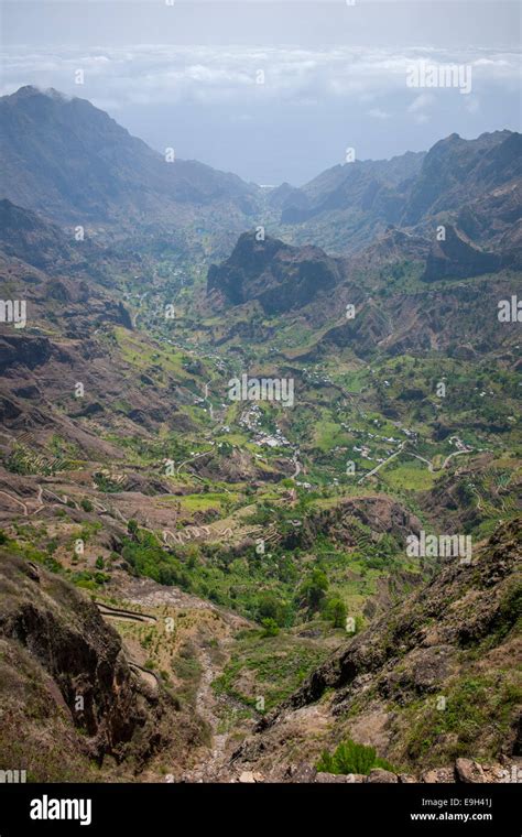 Hiking trails on the steep slopes of the Paúl Valley, Santo Antão ...