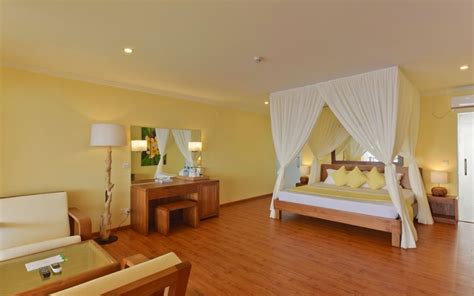 Water Bungalow – Dreamland Maldives Resort