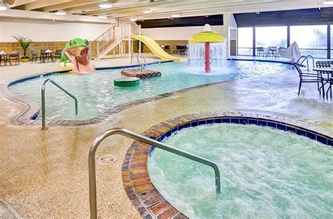 3 Best Waterpark Hotels in Omaha, NE (for 2025)