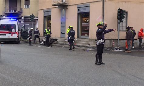 Incidente In Via Varesina Resta In Prognosi Riservata Il Motociclista