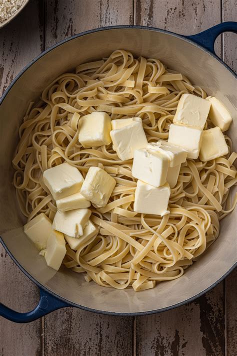 The Original Fettuccine Alfredo Fettuccine Al Burro Olivias Cuisine