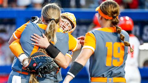 Tennessee softball score vs. Oklahoma State: Live updates from WCWS