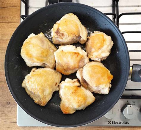 Курица с черносливом под сливочным соусом · Рецепты