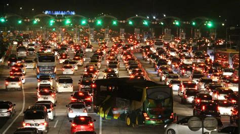 Sistem One Way Di Tol Cipali Hingga Jakarta Diberlakukan Malam Ini