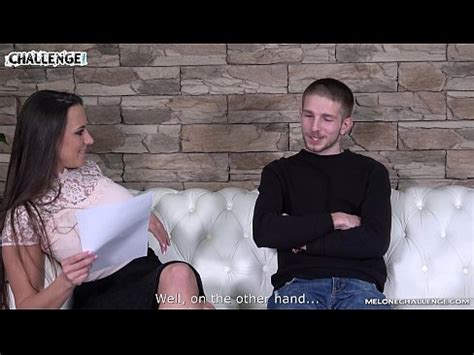 La agente y su amiga le hacen una broma a un recién llegado XVIDEOS