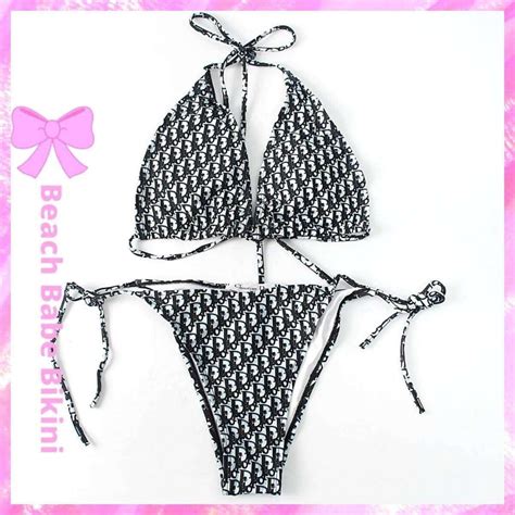 String Bikini Beach Vulva Mound