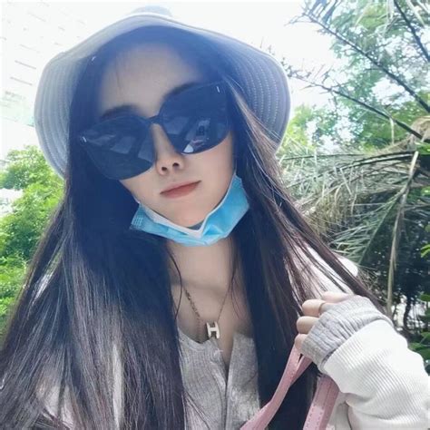 Matureyulyet Nude Profile And Live Sex Chat King Cam