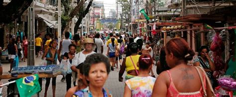 Comércio no Centro do Recife abre as portas aos domingos e feriados