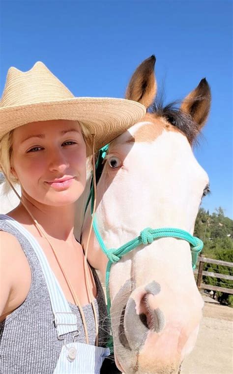 Beth Behrs Nude Porn Pictures Xxx Photos Sex Images Pictoa