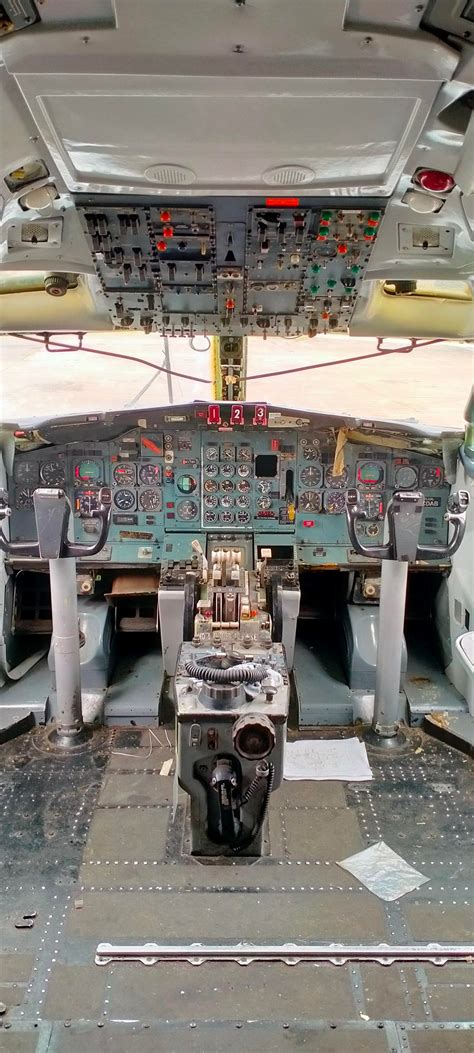 Abandoned Boeing 727 cockpit : r/aviation