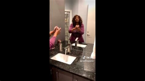 Video Viral Gloria Gaynor Canta Hitul I Will Survive In Timp Ce Se