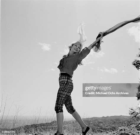 Susan Oliver Photos And Premium High Res Pictures Getty Images