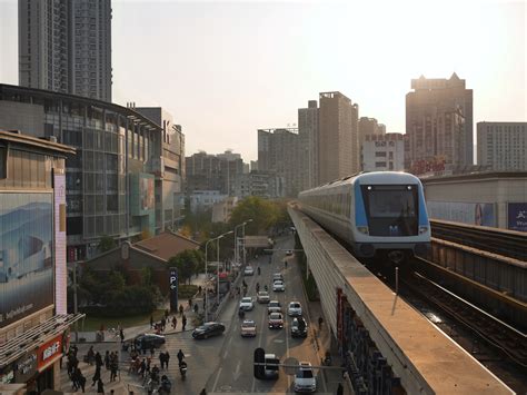 Two Metro Trains Arriving in Wuhan - Isidor's Fugue