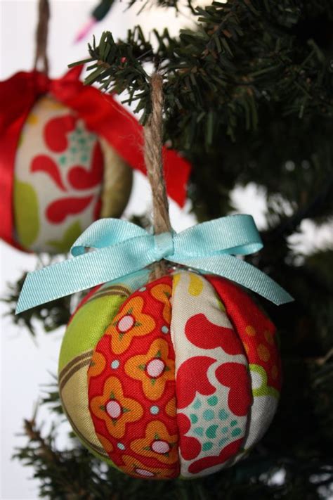 everyday beautiful: Fabric Ornament Tutorial