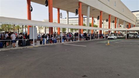 Conflicto En El Aeropuerto Colas En El Aeropuerto Ante La