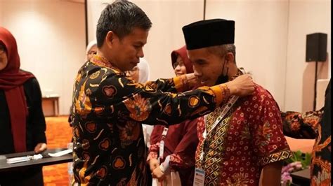 Kisah Inspiratif Triyanto Dedikasi Penyandang Disabilitas Netra Guru