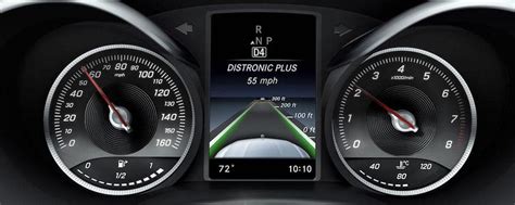 What is Mercedes-Benz DISTRONIC PLUS®? | Mercedes-Benz of Greenwich