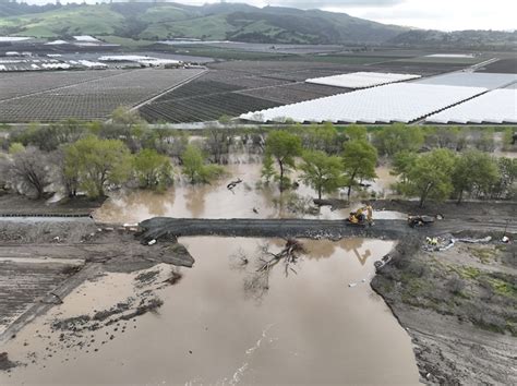 Dwr Supports Flood Fight Efforts At Pajaro River Levee Break