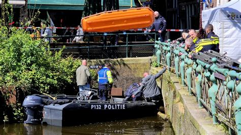 Lichaam Gevonden In De Gracht Bij Kloveniersburgwal AT5