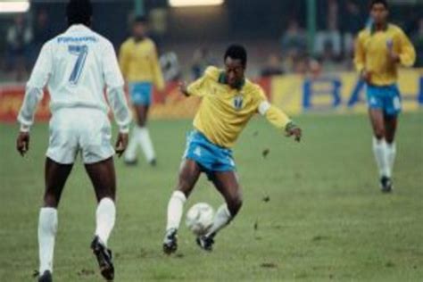 Brazil S Legendary Footballer Pele Passes Away At 82