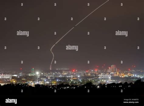 Leeds Aircraft Taking Off At Night Hi Res Stock Photography And Images