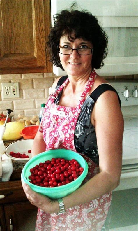 Sweet Cherry Pie Recipe; Bing Cherry Pie - Jett's Kitchen