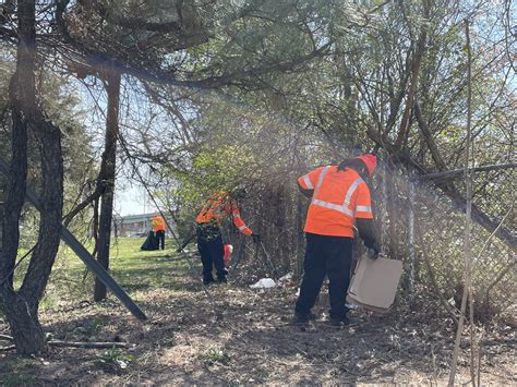 Thanks to the Unsung Heroes Who Keep Alexandria Beautiful