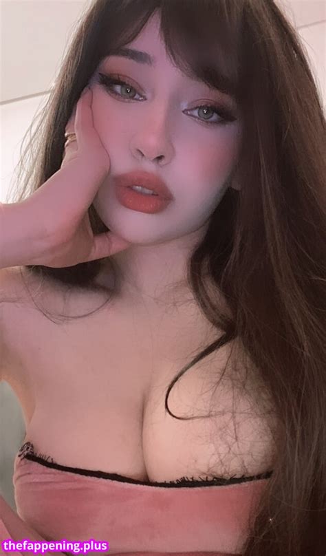 Shiny ASMR Shinyasmr Theshiniestasmr Nude OnlyFans Photo 41 The