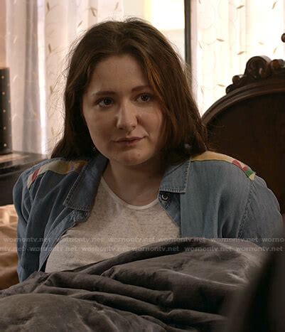 Debbie Gallagher Outfits & Fashion on Shameless | Emma Kenney