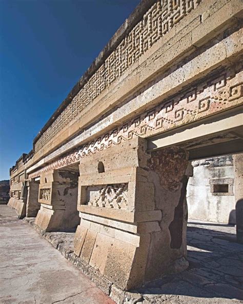 Zona arqueológica de Mitla y la Columna de la Vida Escapadas por