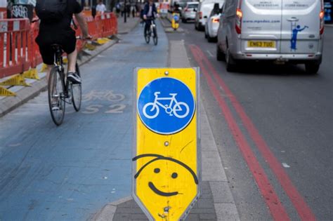 Las Placas De Matr Cula Para Ciclistas Est N Siendo Consideradas Por El