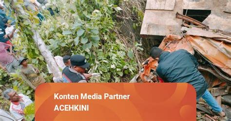 Truk Pengangkut Alat Berat Di Aceh Terjun Ke Jurang Sopir Meninggal