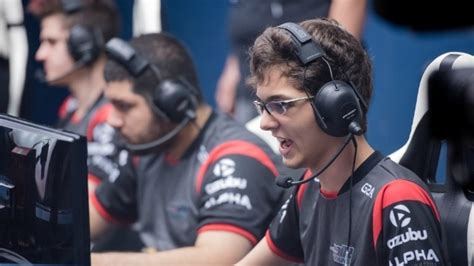 League Of Legends Mylon Suspenso E Multado Por Comportamento