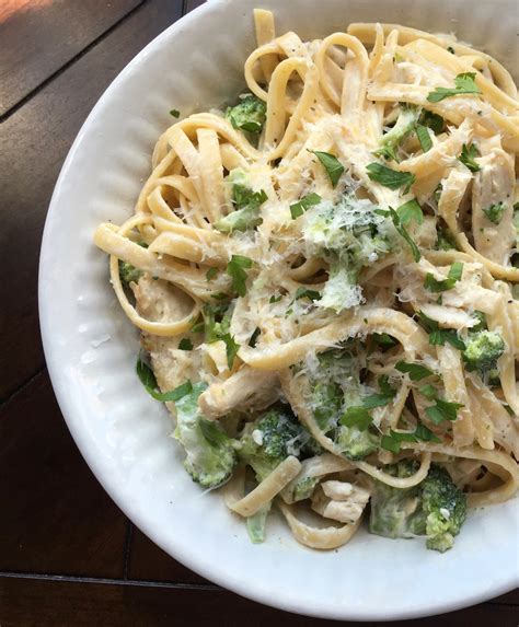 Chicken And Broccoli Alfredo * Zesty Olive - Simple, Tasty, and Healthy Recipes