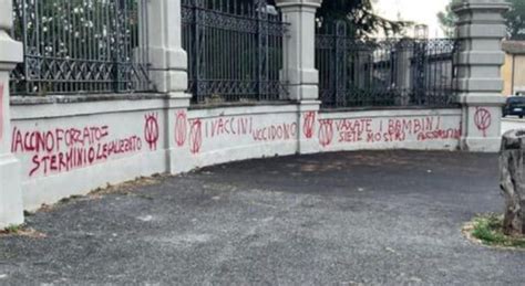 Scritte No Vax Allo Spallanzani Di Roma Il Mistero Della Firma Cosa