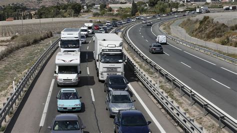 Retenciones De Hasta Kil Metros Por Dos Accidentes Con Camiones En