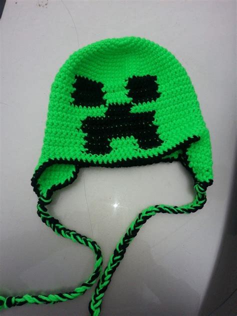 crochet minecraft hat https://www.facebook.com/auntiemscraftsvt ...