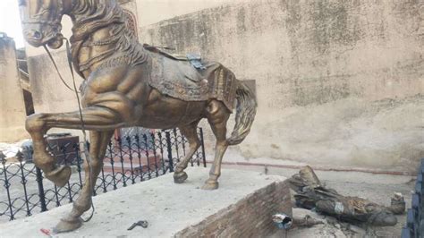 Maharaja Ranjit Singh Statue Vandalised In Lahore Video Pakistan