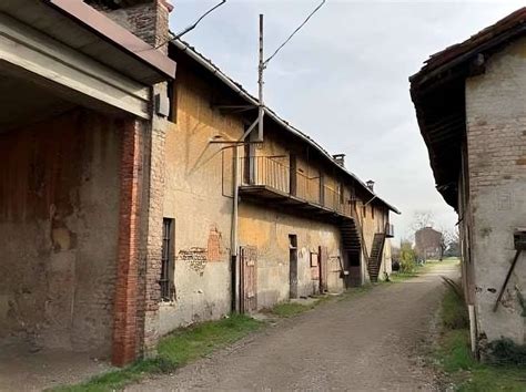 Asta Per Rustico Casale Via Cavarossa Snc Centro Cologno Monzese