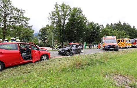 Frontalzusammenstoß Zwei Verletzte und Stau in Bad Reichenhall