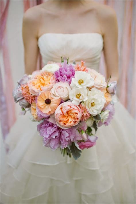 12 Stunning Wedding Bouquets 32nd Edition Belle The Magazine