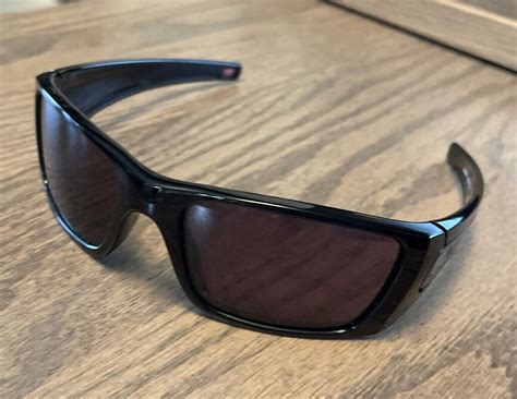 Oakley Fuel Cell Polished Black Frame Grey Lenses Sunglasses Oo9096 01 700285321271 Ebay